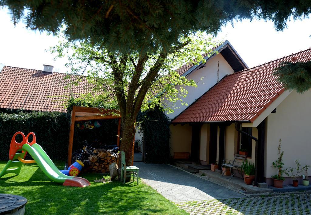 Hotel Penzion04 Třeboň Exterior foto